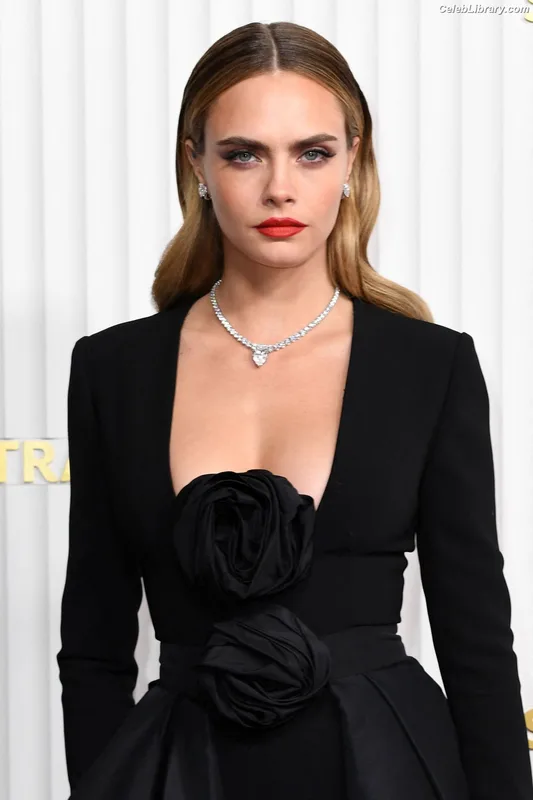 Cara Delevingne photo 19 of 1469