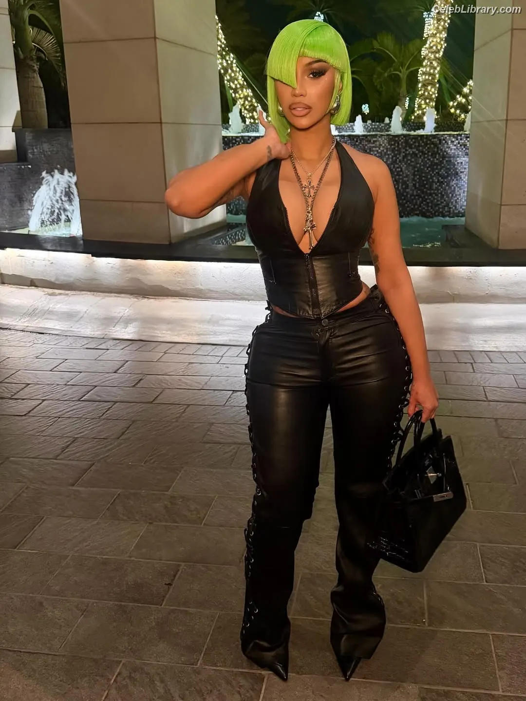 Cardi B photo 15 of 528