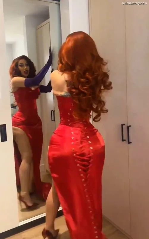 Cardi B photo 1 of 497