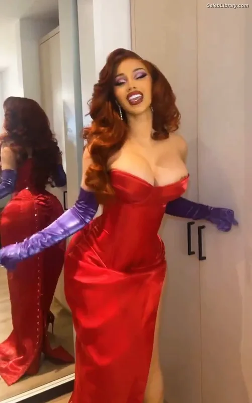 Cardi B photo 4 of 497