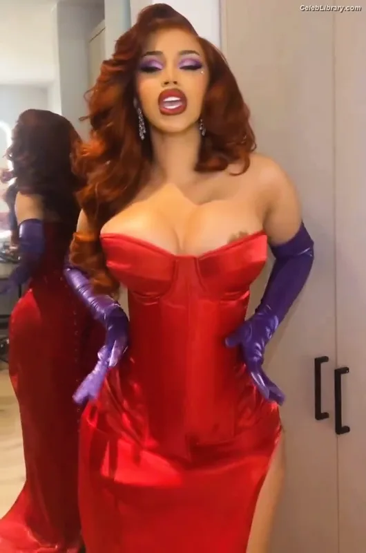 Cardi B photo 6 of 497