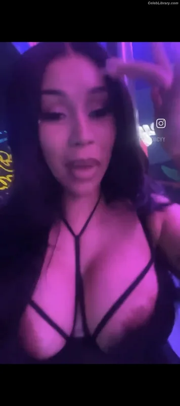 Cardi B photo 22 of 497