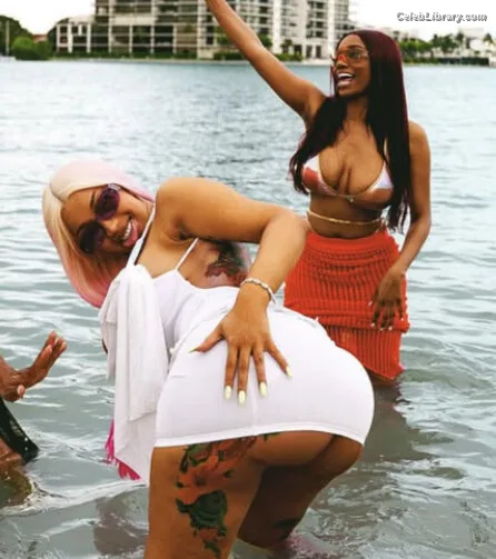 Cardi B photo 12 of 497
