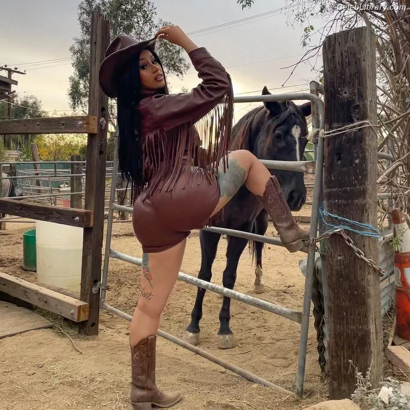 Cardi B photo 15 of 497