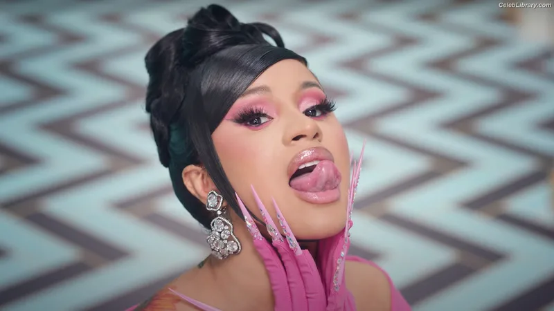 Cardi B photo 17 of 497