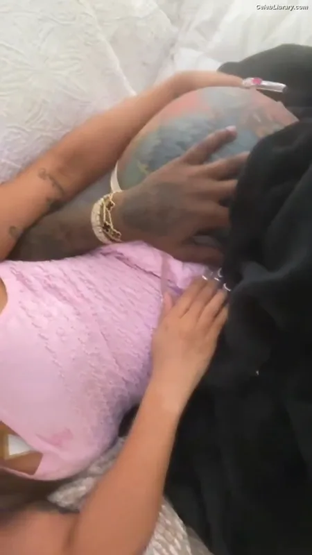 Cardi B photo 2 of 497