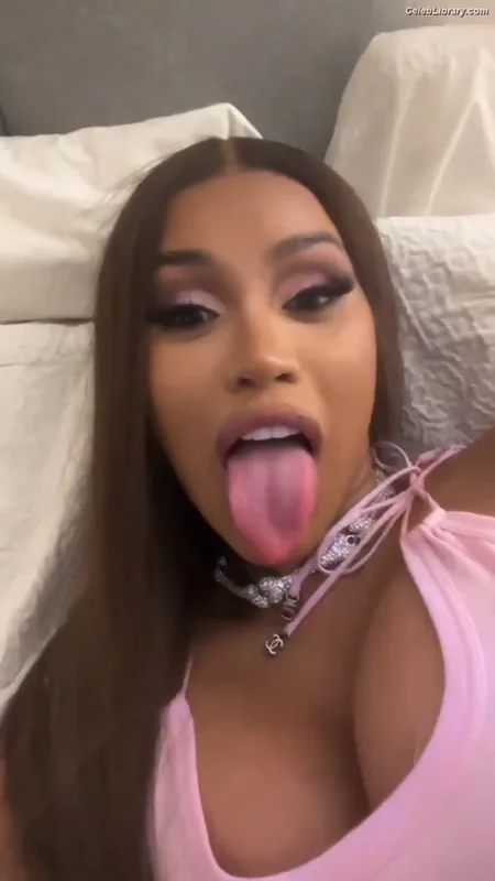 Cardi B photo 3 of 497