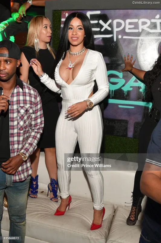Cardi B photo 17 of 497