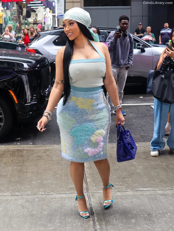 Cardi B photo 6 of 497