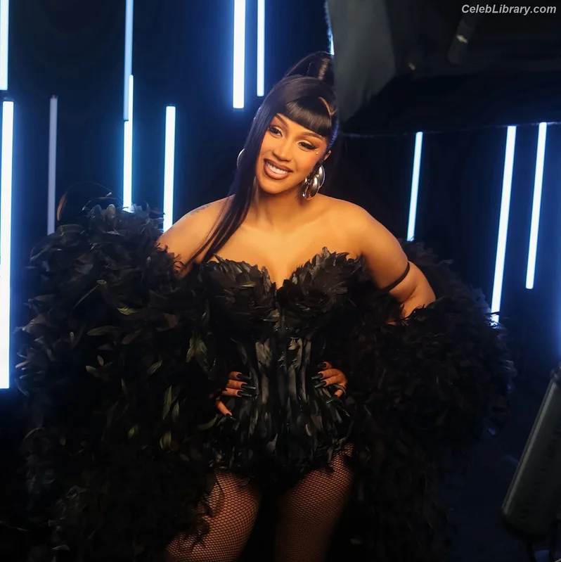 Cardi B photo 10 of 497
