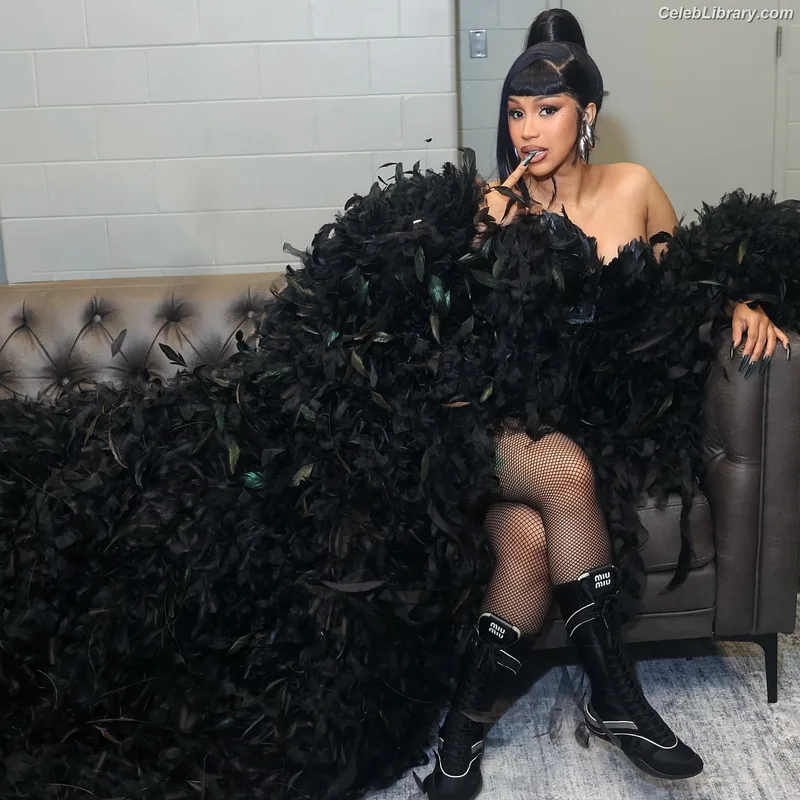 Cardi B photo 11 of 497