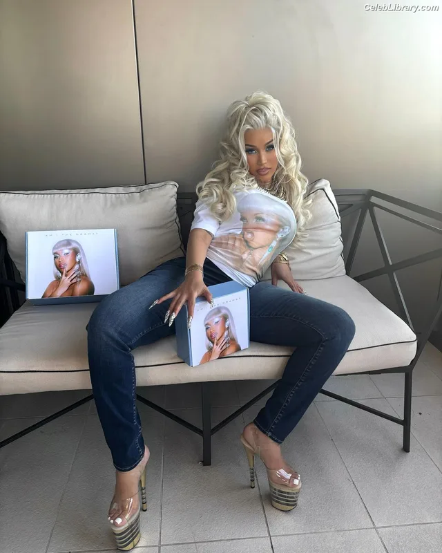 Cardi B photo 23 of 497