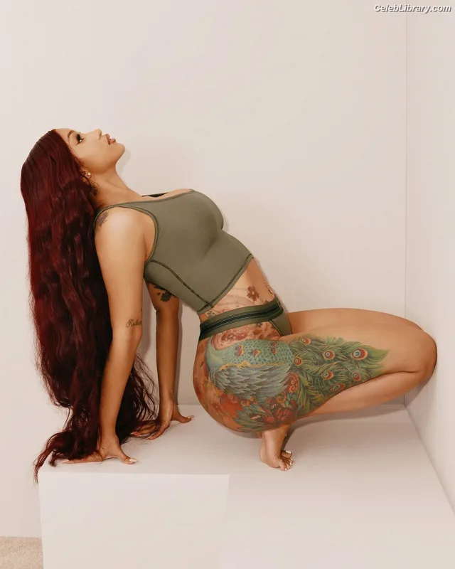 Cardi B photo 3 of 497