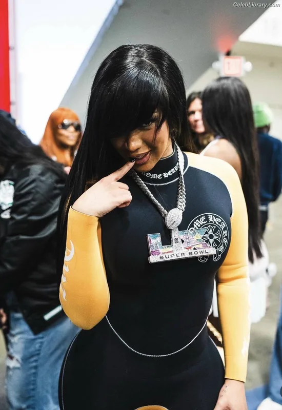 Cardi B photo 7 of 497
