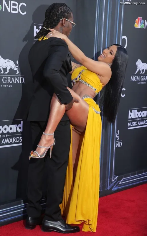 Cardi B photo 10 of 497