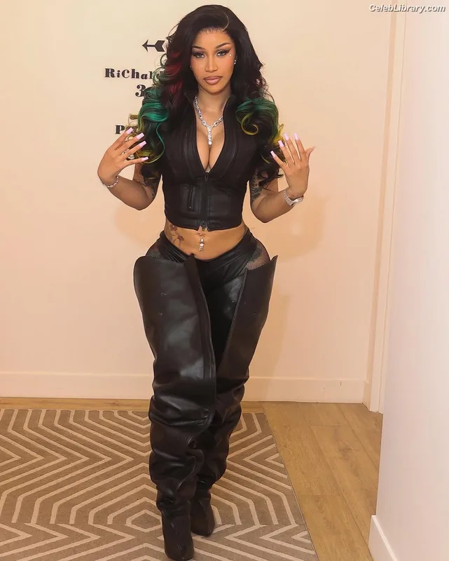 Cardi B photo 17 of 497