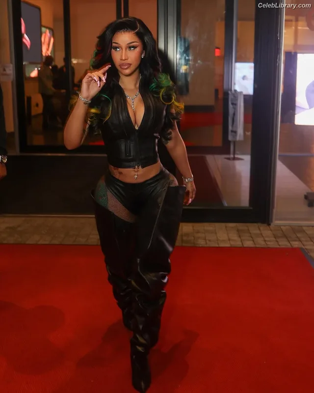 Cardi B photo 18 of 497