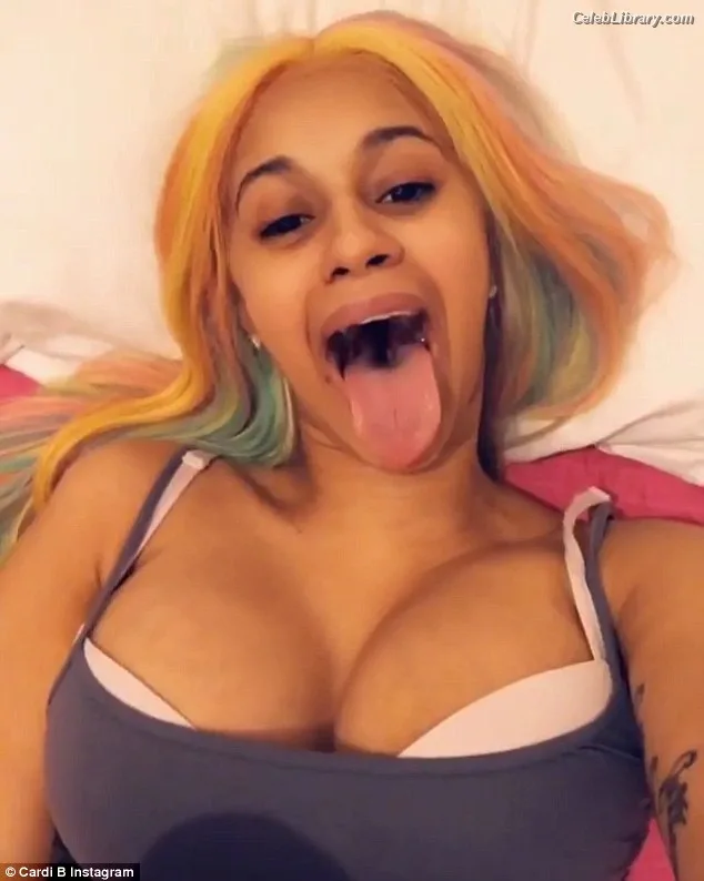 Cardi B photo 3 of 497