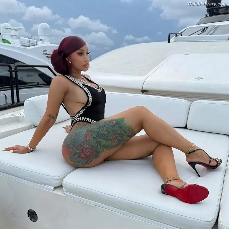 Cardi B photo 7 of 497