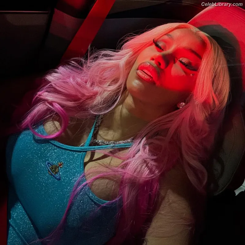 Cardi B photo 8 of 497