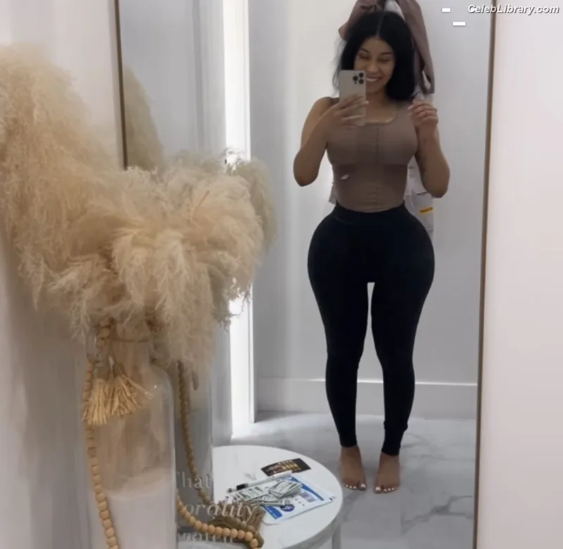 Cardi B photo 9 of 497