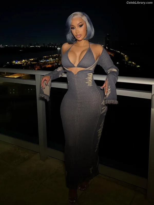 Cardi B photo 17 of 497