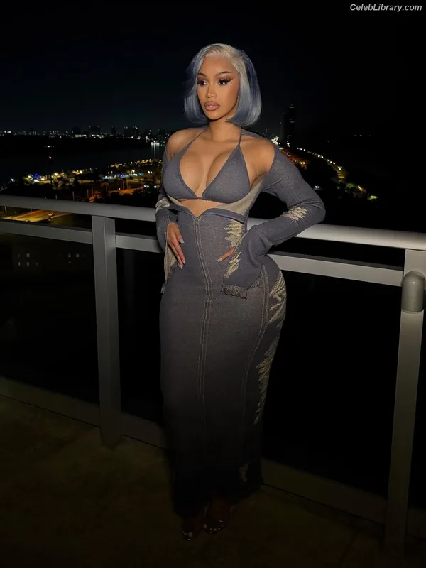 Cardi B photo 21 of 497