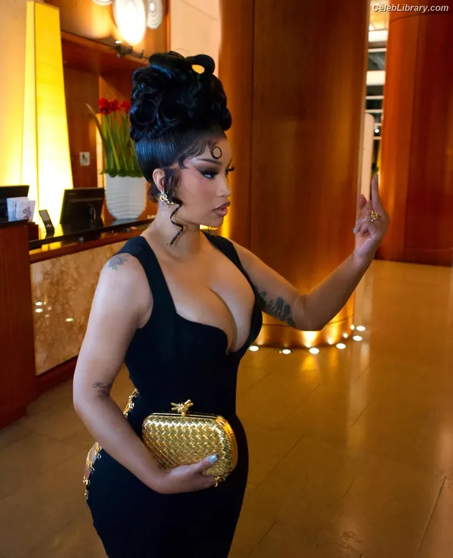 Cardi B photo 22 of 497