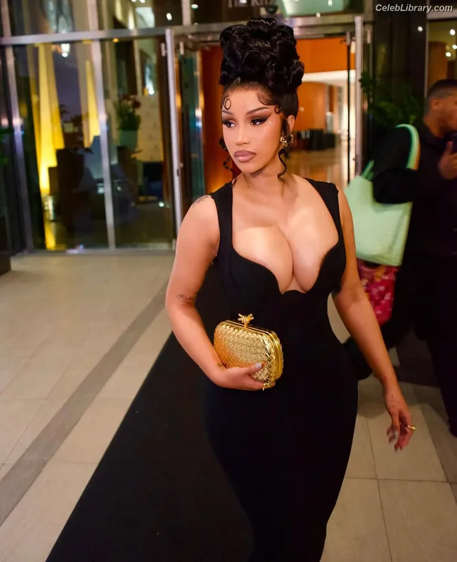 Cardi B photo 24 of 497