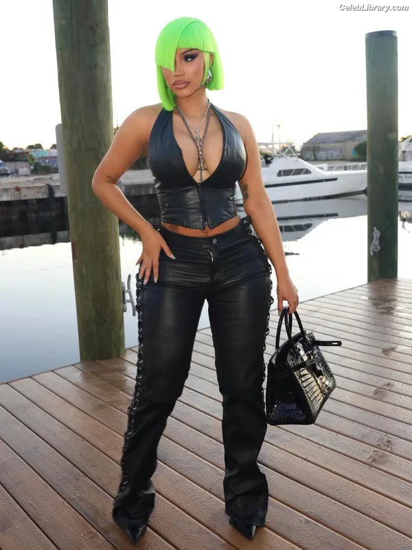 Cardi B photo 5 of 497