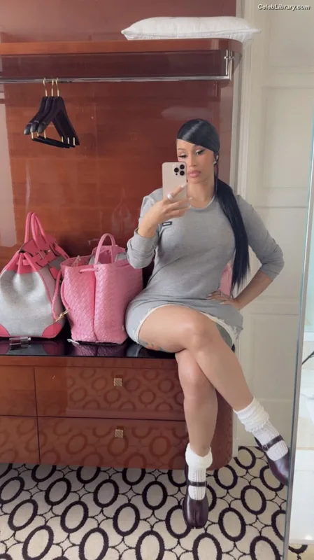 Cardi B photo 13 of 497