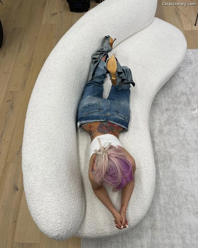 Cardi B photo 14 of 497