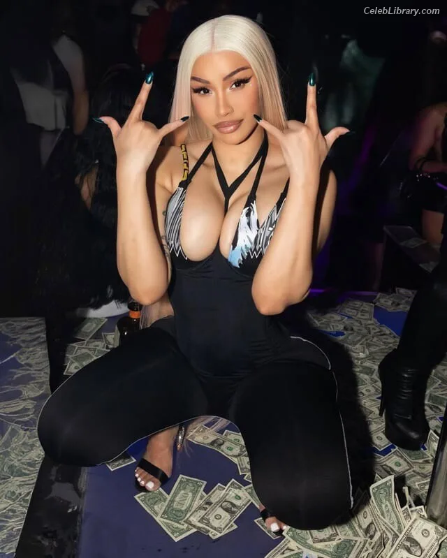 Cardi B photo 17 of 497