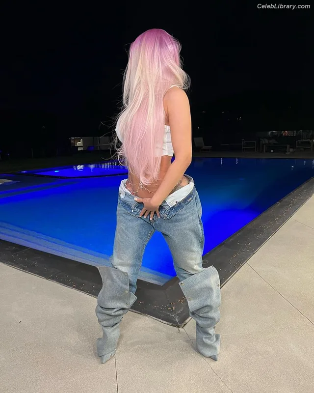 Cardi B photo 18 of 497