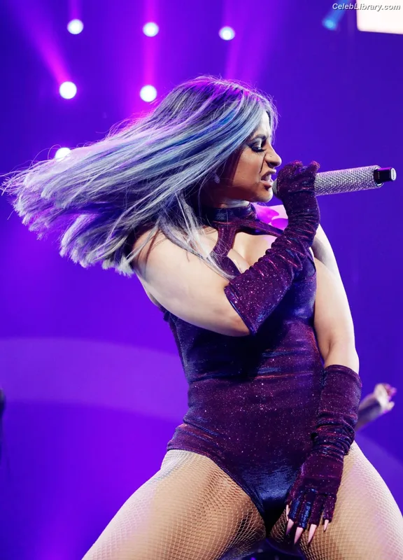 Cardi B photo 7 of 497