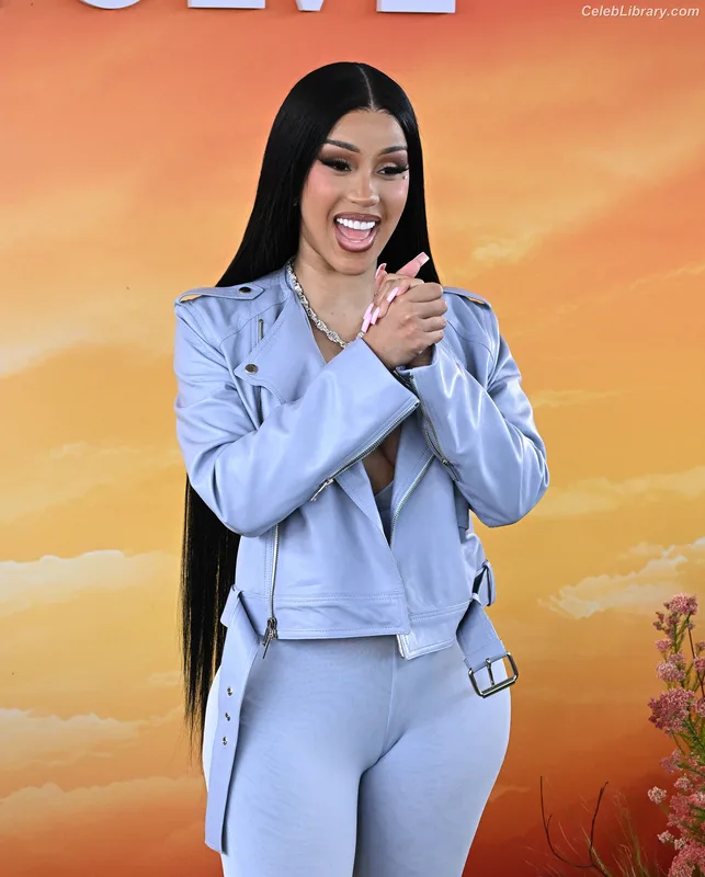 Cardi B photo 19 of 497