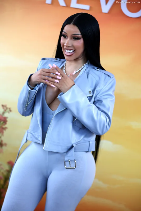 Cardi B photo 2 of 497