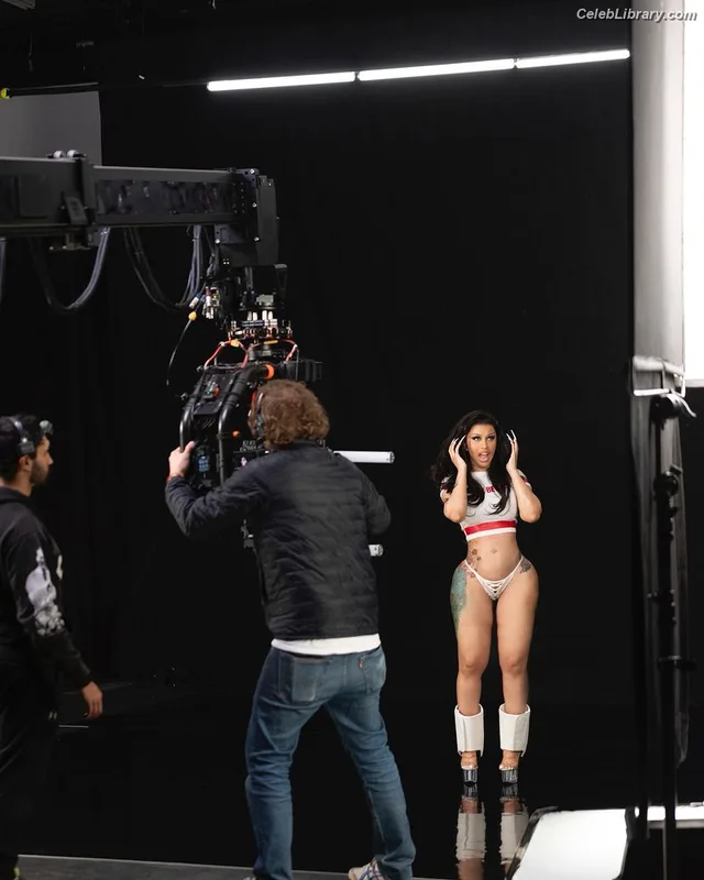 Cardi B photo 3 of 497