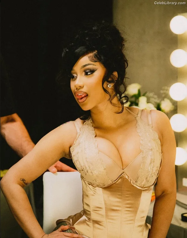Cardi B photo 22 of 497