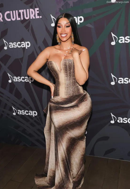 Cardi B photo 1 of 497