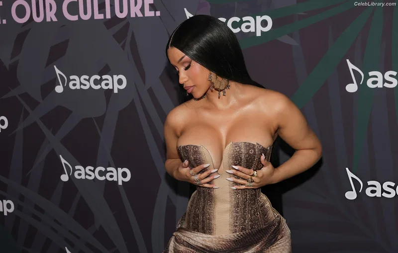 Cardi B photo 3 of 497