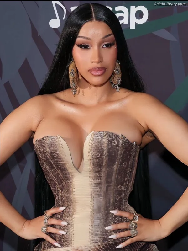 Cardi B photo 6 of 497