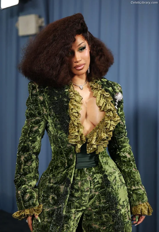 Cardi B photo 7 of 497