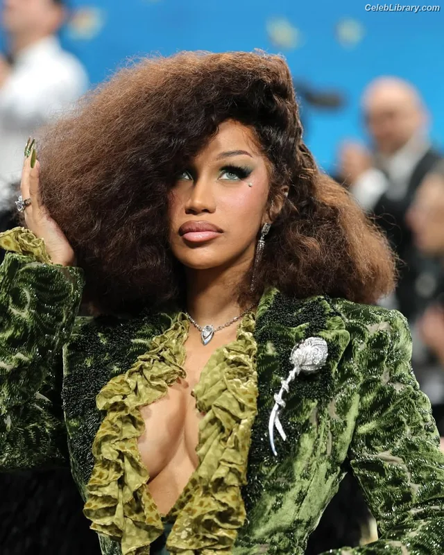 Cardi B photo 8 of 497