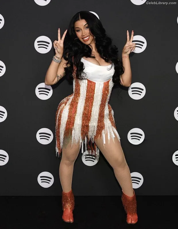 Cardi B photo 17 of 497