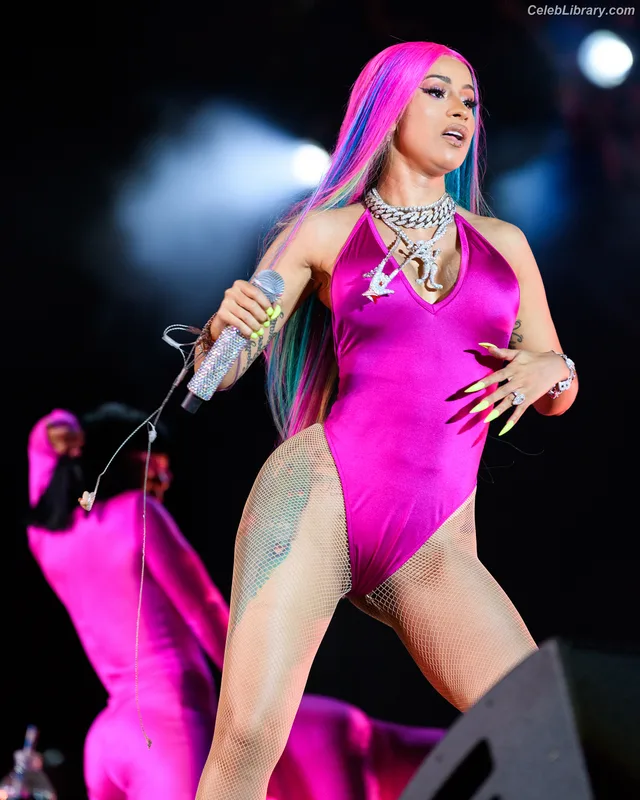 Cardi B photo 10 of 497