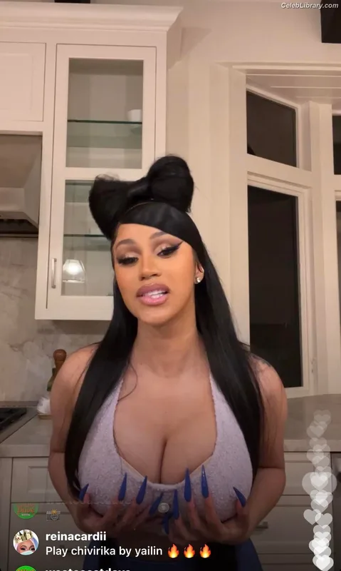 Cardi B photo 17 of 497