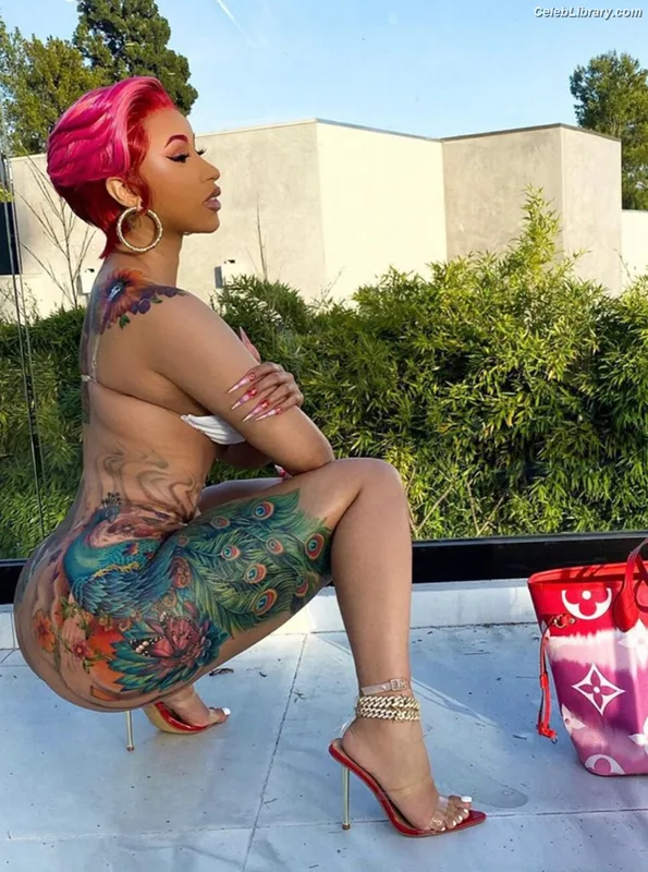 Cardi B photo 7 of 497