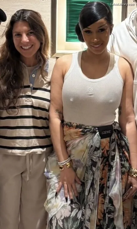 Cardi B photo 11 of 497