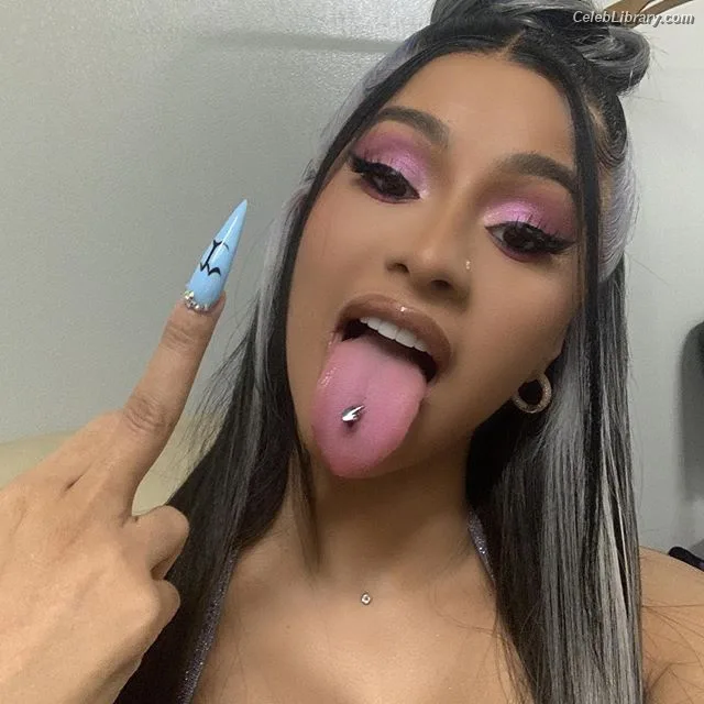 Cardi B photo 2 of 497